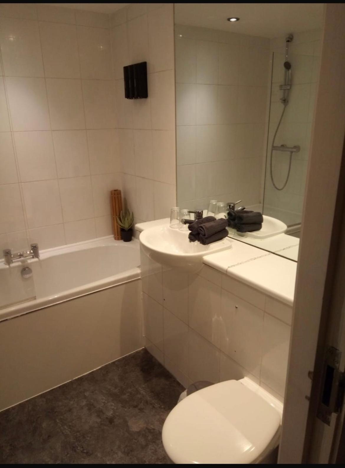 Stunning Liverpool City Center Apartment Екстер'єр фото